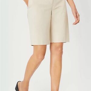 Ann Taylor Factory Women's Cream Shorts